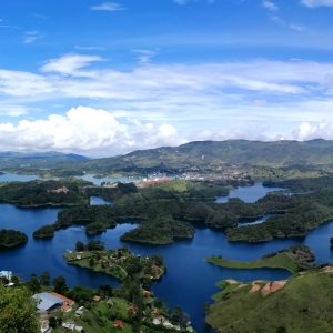 visitar guatape Colombia desde medellin fotos