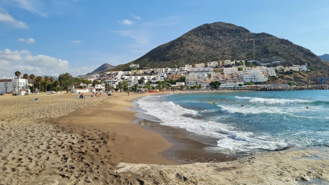 San José, alojamiento y sus playas