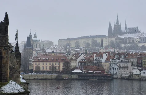 miradores castillo y puente de praga invierno