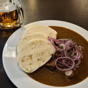 goulash donde comer en praga en restaurante centrico