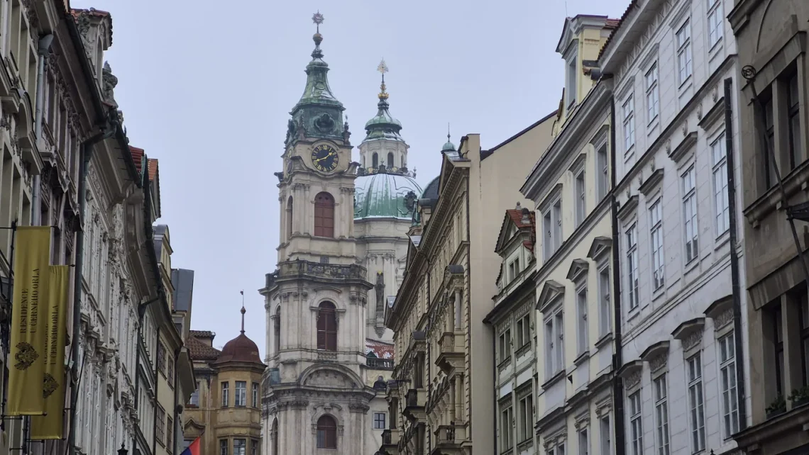 mala strana praga iglesia san nicolas