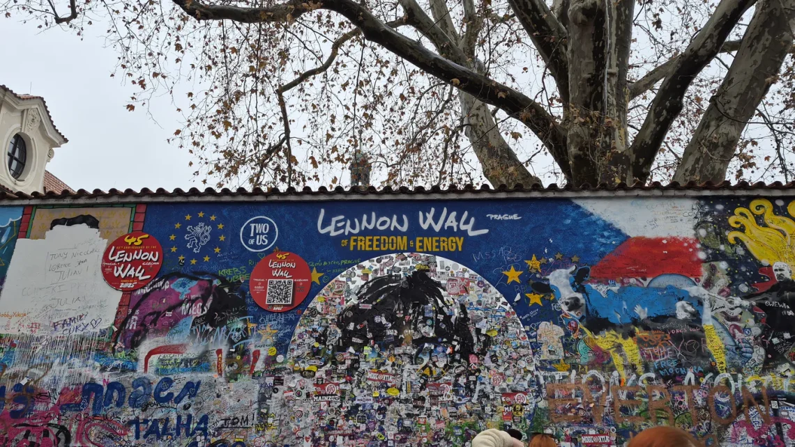 muro de lenon en praga que visitar