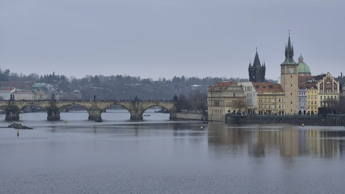 praga puente carlos y rio