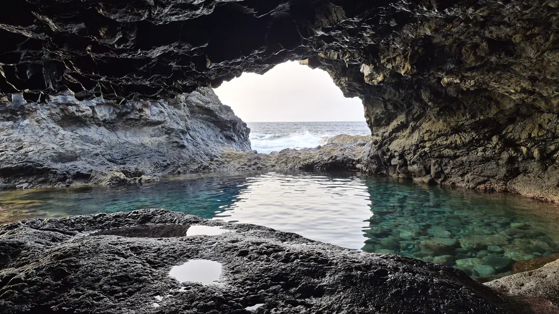 charco azul que ver el hierro