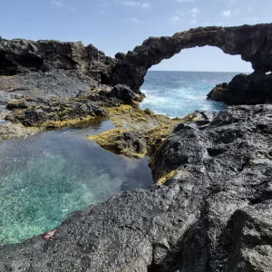 el hierro charco manso que ver