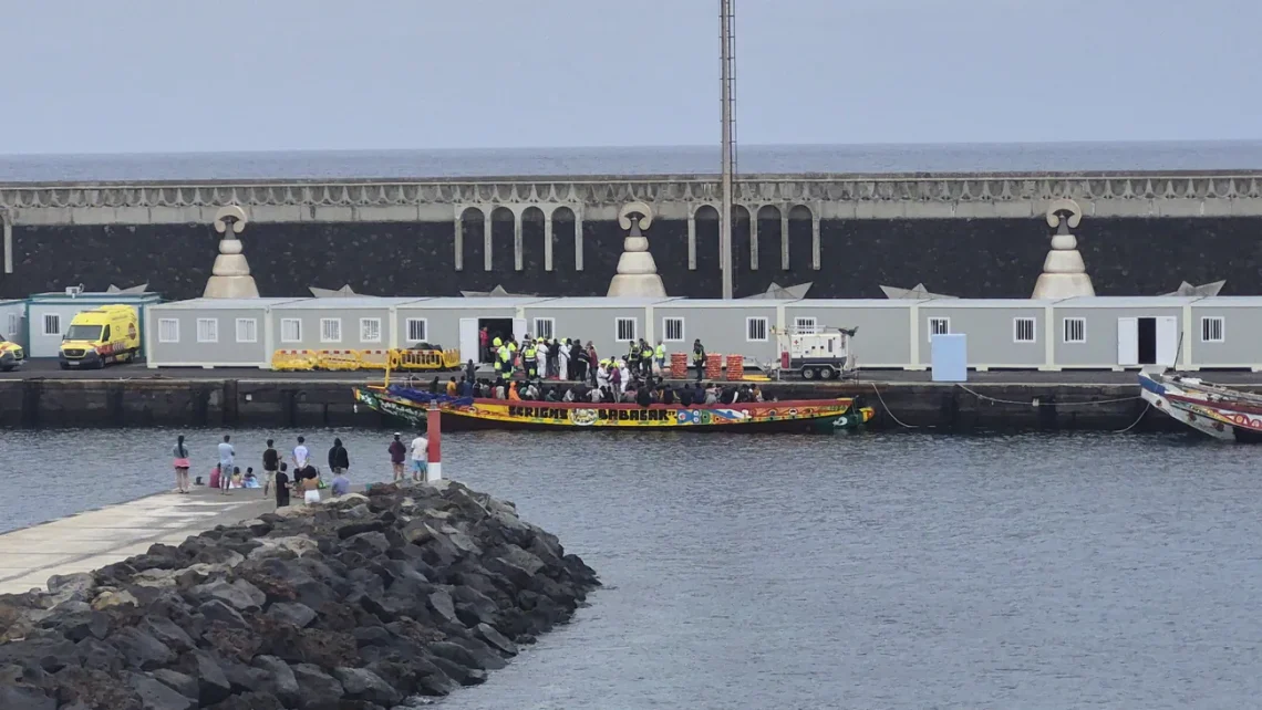 llegada cayuco restinga el hierro
