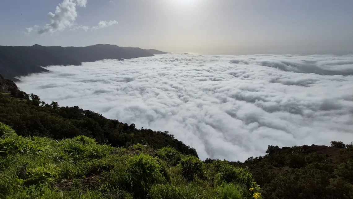 mar de nubes el hierro