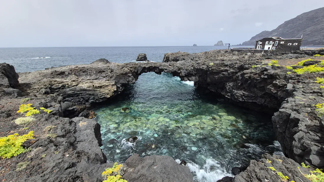 playa de las mujeres las puntas el hierro